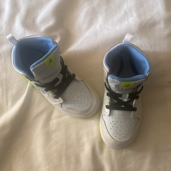 Kids air Jordan’s - Picture 3 of 5